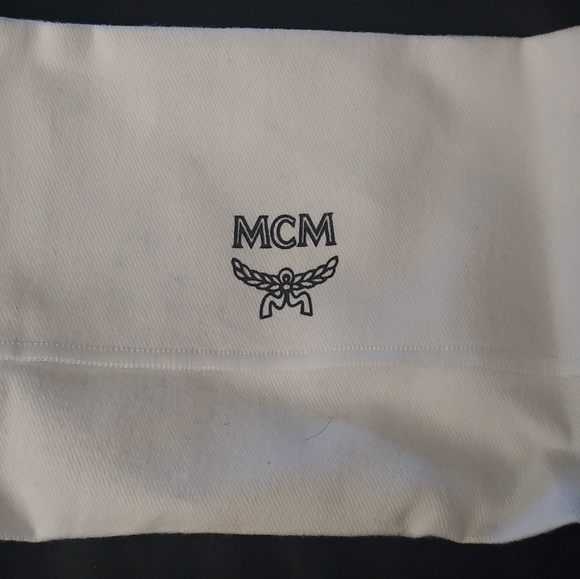 MCM Cat Bag Charm - Picture 3 of 7